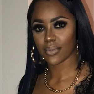 Meet your Posher, Dariona